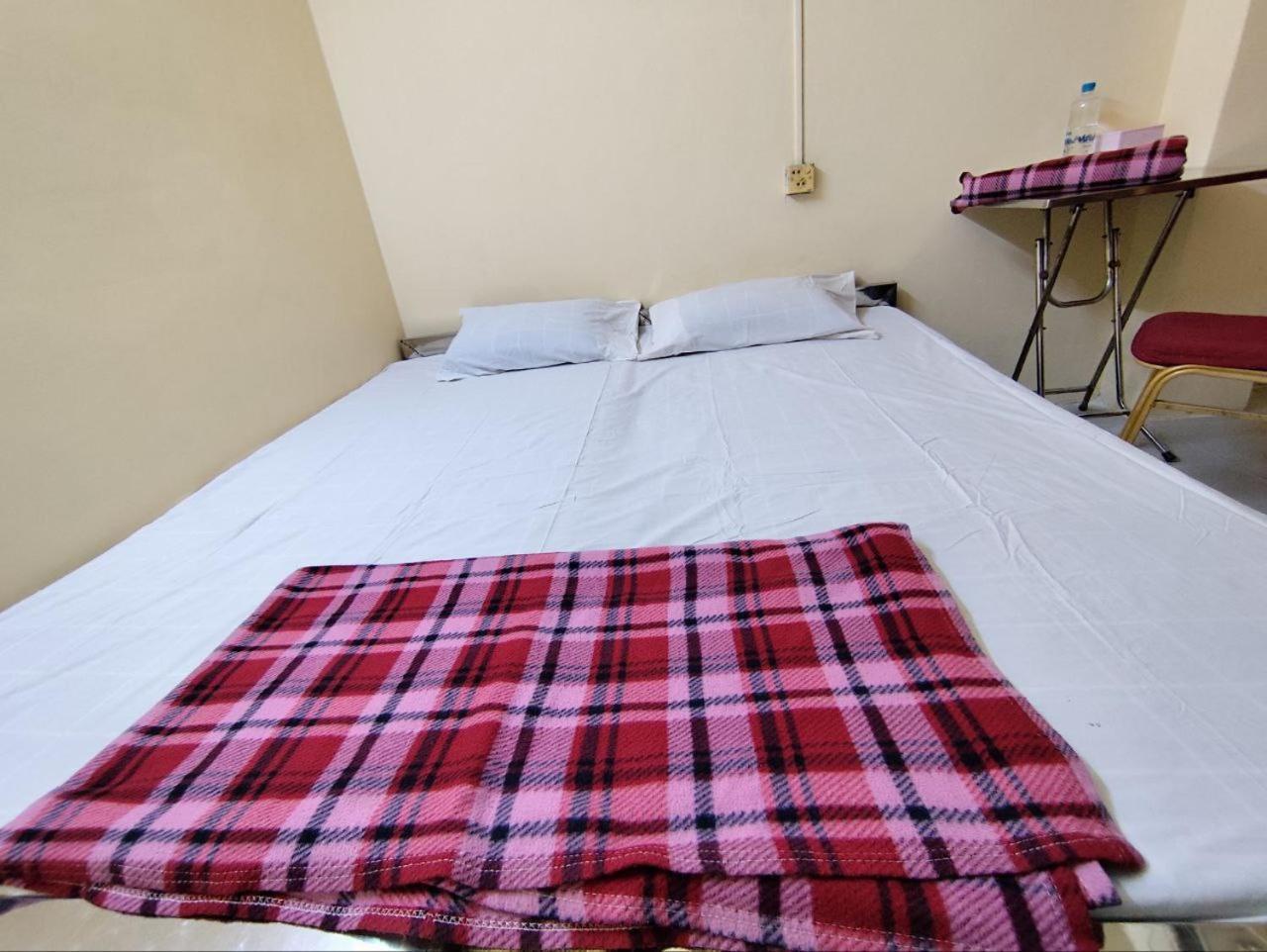 Hotel Jade Crown Yangon Esterno foto
